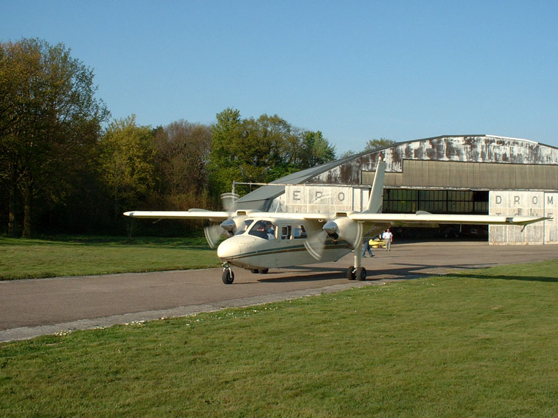 islander_N121MT_3